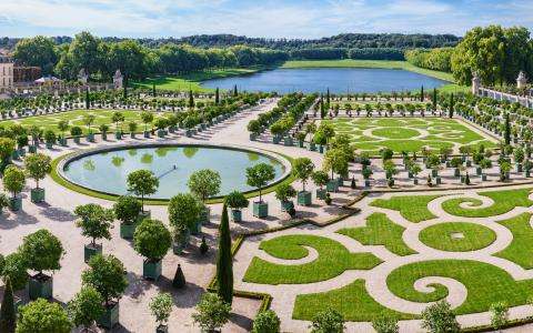Royal Escape: Discover the Musical Gardens and Grandes Eaux Musicales of Versailles
