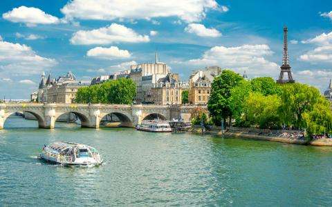 Unusual Cruises on the Seine: Discover Paris from a New Perspective