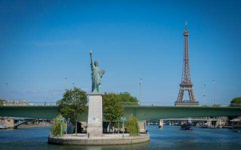 Île aux Cygnes: Paris's Most Beautiful Hidden Walk with Views of the Eiffel Tower